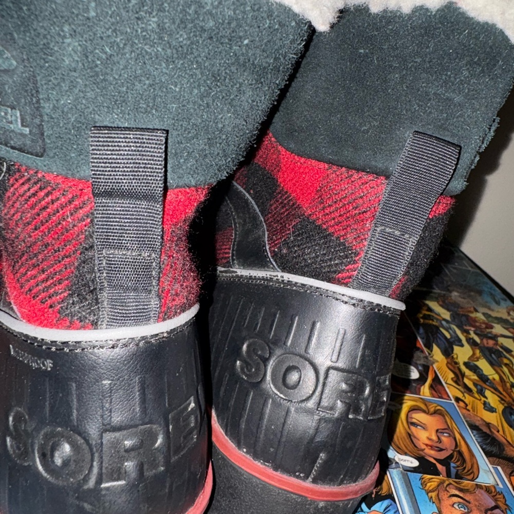 Sorel Black and Red Plaid Casual Socks